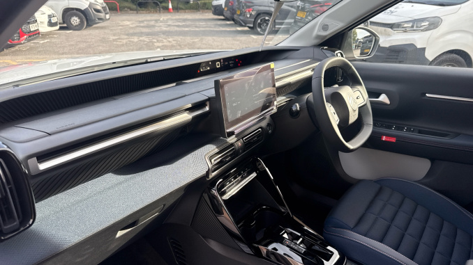 Citroen C3 Aircross 1.2 Hybrid [145] Collection 5dr e-DCS6 Petrol Hatchback - Image 9